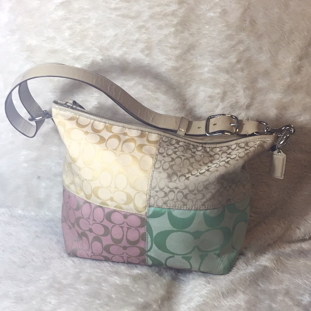 ⬇️Coach Signature pastel Patchwork Shoulder Bag